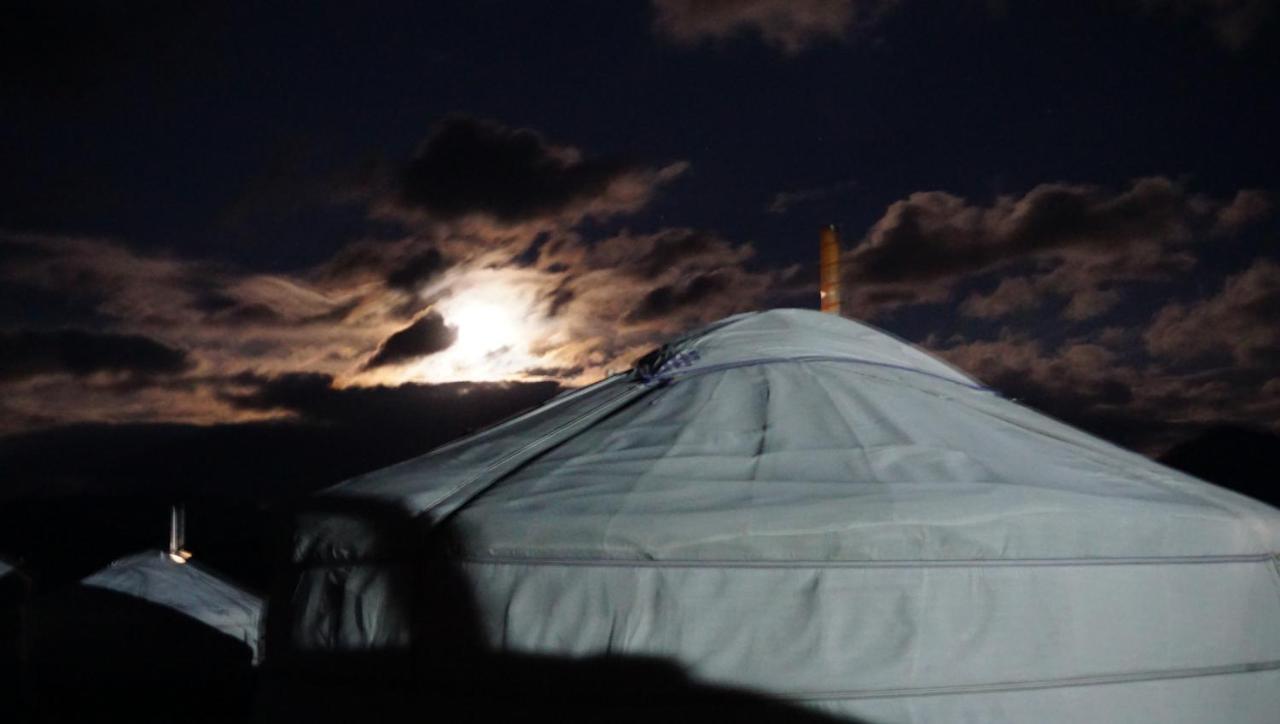 Готель My Mongolia Eco Ger Camp Nalayh Екстер'єр фото
